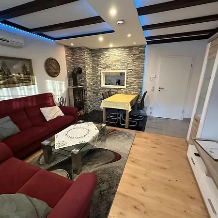 Hébergement de vacances Dahlke With Fireplace And Sauna Rheinböllen