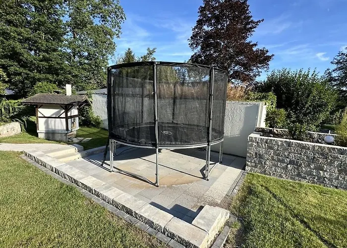 בית נופש Dahlke With Fireplace And Sauna Rheinböllen